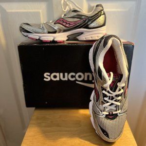 Saucony Stratos 5 Women's Athletic Shoes Pink/ Gray Trim *NEW*